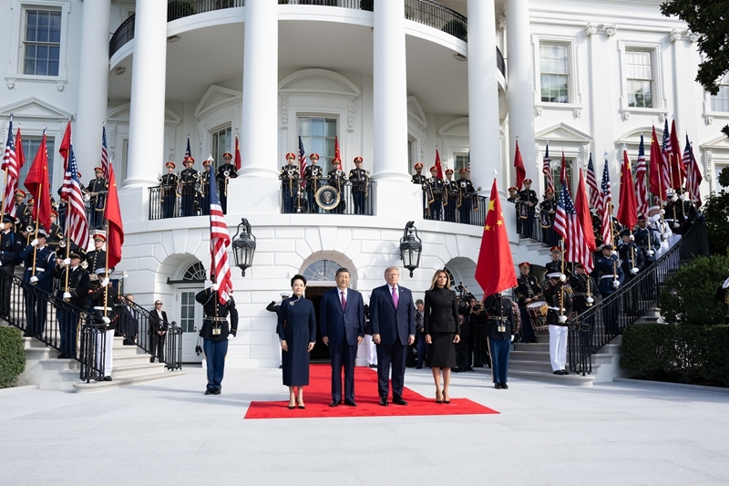 习近平出席美国总统特朗普在白宫举行的欢迎仪式