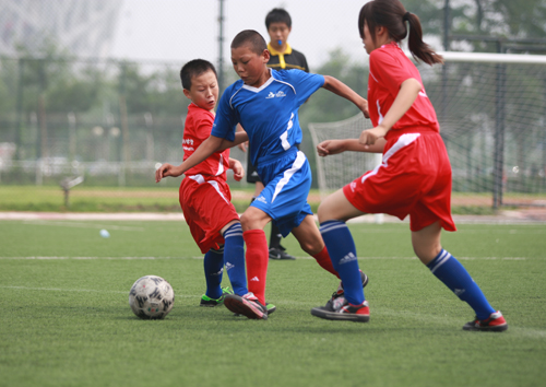 “奥城杯”北京市中小学校园足球赛小学甲组确定冠军归属